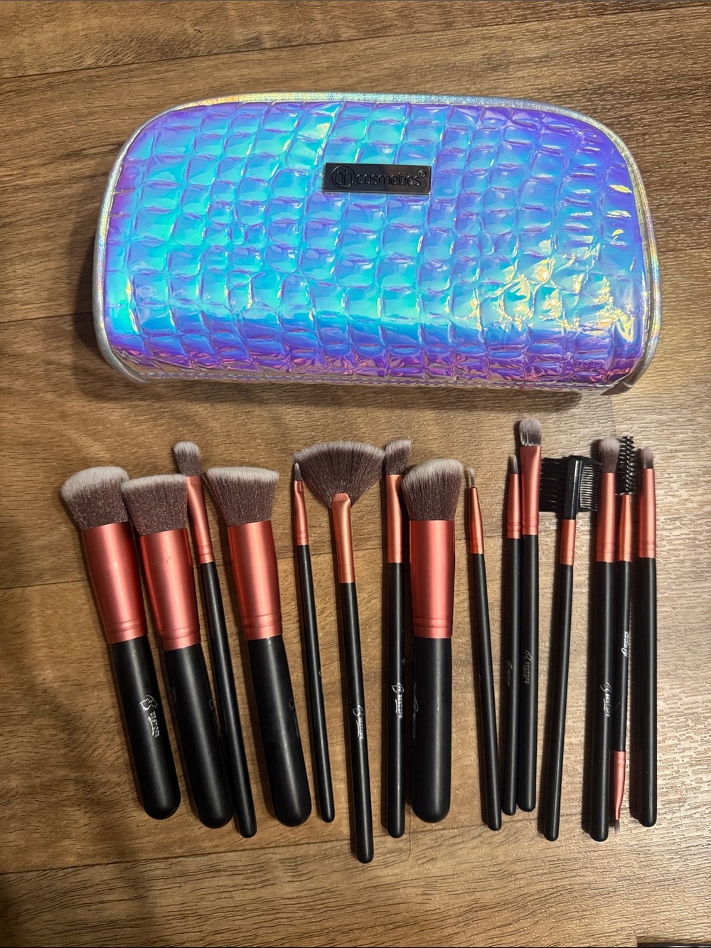 Makeup Brush Set with Holographic Case